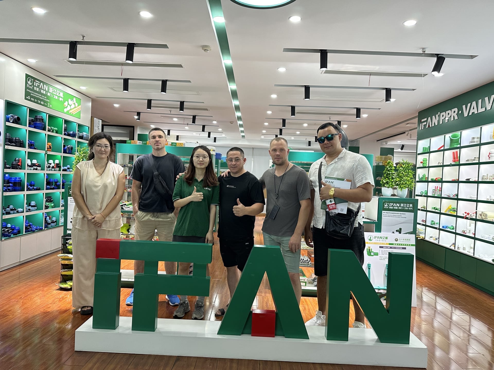 На фабрике iFAN